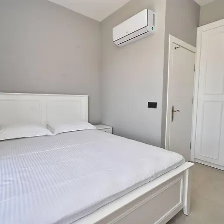 ölüdeniz'e Yakın 3 Yatak Odalı Villa