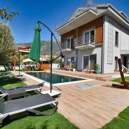 ölüdeniz'e Yakın 3 Yatak Odalı *
